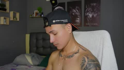 onyx_voss online show from July 27, 4:26 pm