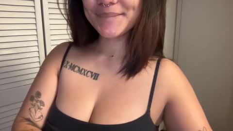 Snapshot of oohhellothere chatting on September 15, 7:10 am Miss Girly online show from September 15, 7:10 am