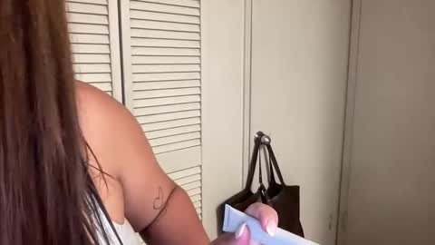 Miss Girly online show from November 9, 7:01 am