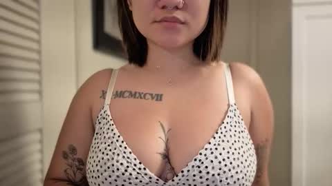 Miss Girly online show from April 21, 9:16 am