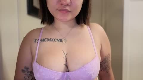 Miss Girly online show from April 15, 9:45 am