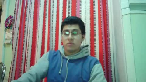 Snapshot of oomaurooo chatting on December 17, 7:28 am oomaurooo online show from December 17, 7:28 am