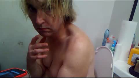 Snapshot of opalockajoe chatting on December 31, 3:42 pm TsJojo online show from December 31, 3:42 pm