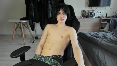 Bella and John online show from April 22, 3:52 pm