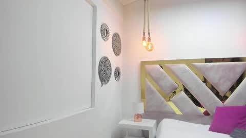 Snapshot of oriana_guzman chatting on February 19, 8:41 pm Miss Guzman  online show from February 19, 8:41 pm
