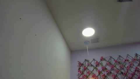 Snapshot of oriana_guzman chatting on March 6, 12:09 pm Miss Guzman  online show from March 6, 12:09 pm