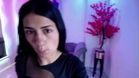 oriana_wood online show from July 22, 11:45 am