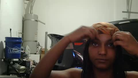 Snapshot of originalcali95 chatting on October 12, 4:49 am originalcali95 online show from October 12, 4:49 am