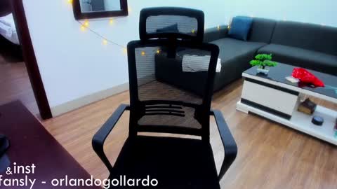 Fansly and Instagram -  online show from January 20, 11:45 am