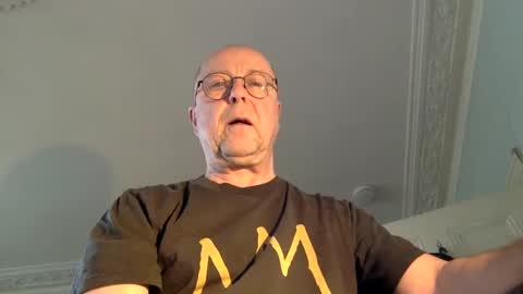 Snapshot of ottodick chatting on February 22, 9:12 am Otto online show from February 22, 9:12 am