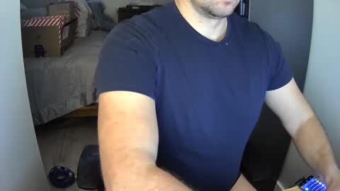 Snapshot of outside1991 chatting on December 22, 6:59 pm outside1991 online show from December 22, 6:59 pm