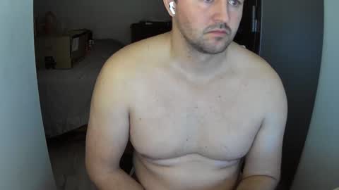 Snapshot of outside1991 chatting on December 12, 4:48 am outside1991 online show from December 12, 4:48 am