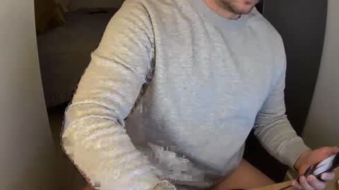 Snapshot of outside1991 chatting on December 8, 5:44 pm outside1991 online show from December 8, 5:44 pm