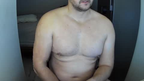 Snapshot of outside1991 chatting on December 1, 5:48 pm outside1991 online show from December 1, 5:48 pm