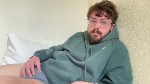 Snapshot of ovidius96 chatting on February 26, 11:32 am ovidius96 online show from February 26, 11:32 am