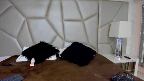 owen_stone1 online show from April 11, 11:20 pm