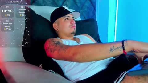 O W E N - S T O N E online show from December 1, 2:04 pm