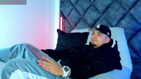 O W E N - S T O N E online show from December 18, 1:50 pm