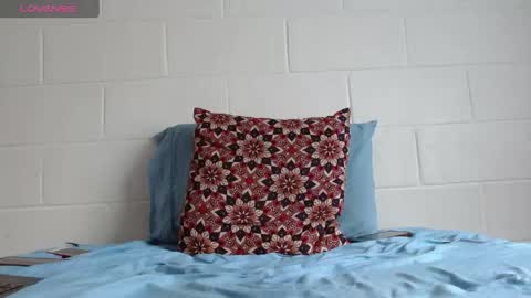 Jeannifer online show from April 21, 4:14 pm