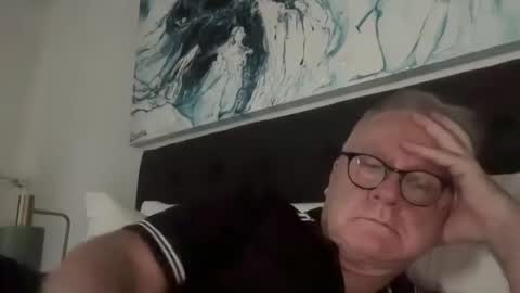 ozhairybearxxxx online show from December 23, 9:05 am