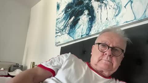 ozhairybearxxxx online show from April 26, 5:27 am