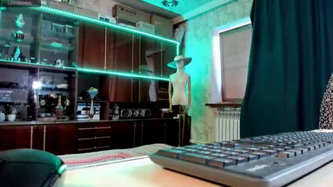 Ella online show from September 8, 3:11 pm