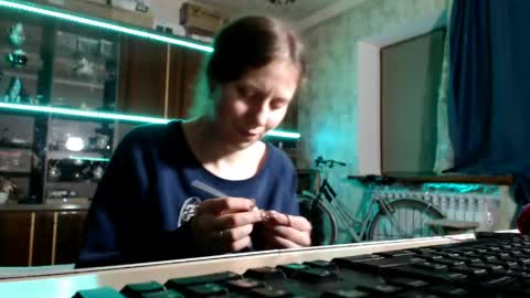 Ella online show from April 19, 6:10 pm