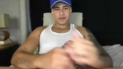 Javi    online show from February 6, 12:33 am