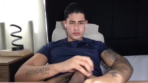 Javi    online show from September 19, 8:12 pm