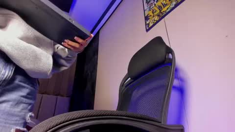 Paige online show from March 11, 2:58 am