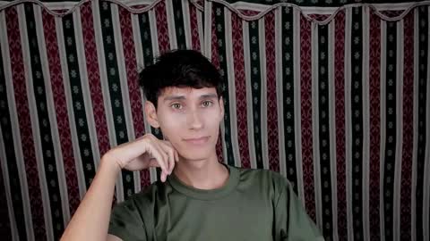 Snapshot of paimon_goetia chatting on October 22, 12:14 am Alexander Grigori online show from October 22, 12:14 am