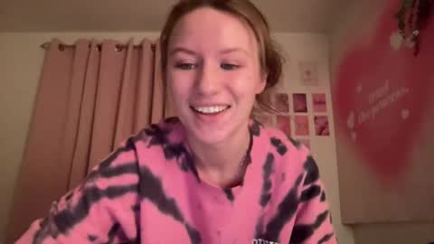 paisleysnowxo online show from March 7, 4:12 am