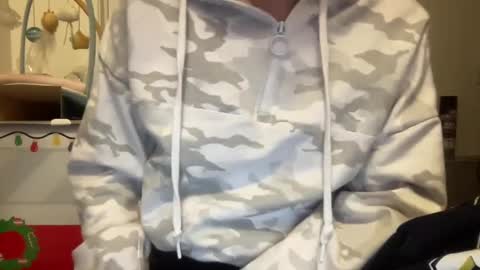 paisleysnowxo online show from March 4, 7:51 am