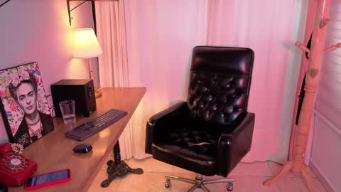 pamela_johnsonn online show from March 14, 7:51 pm