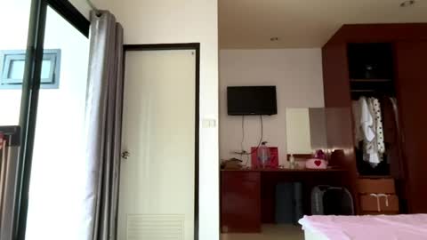 Kamila online show from April 10, 6:30 am