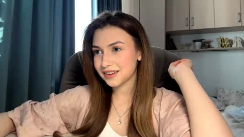 Lia online show from June 3, 2:33 pm