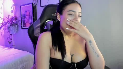Ana Laura online show from May 20, 12:33 pm