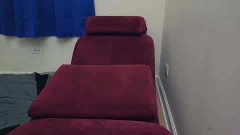 PantsLessTraveler online show from February 10, 5:36 am