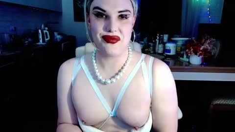 Sarina Williams online show from April 16, 1:33 pm