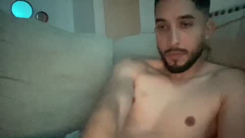 papicubano_guapo23cm online show from July 20, 11:45 am