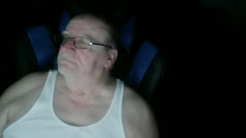 papilly online show from April 22, 8:21 am