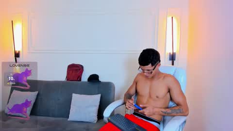 Ryan And Casper online show from January 13, 8:27 pm