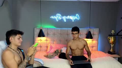 Ryan And Casper online show from December 6, 12:18 am