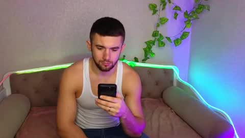 Snapshot of paradisepleasure_ chatting on March 7, 1:53 am Allie  Alex Thumbs up if you like us online show from March 7, 1:53 am