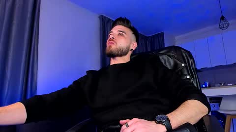 Paris online show from February 6, 8:44 pm