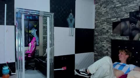 park_jimin1 online show from September 21, 6:23 pm