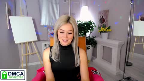 Snapshot of passionate_babe chatting on February 17, 12:38 pm I have returned from vacation and I am glad to share my energy and emotions with you online show from February 17, 12:38 pm