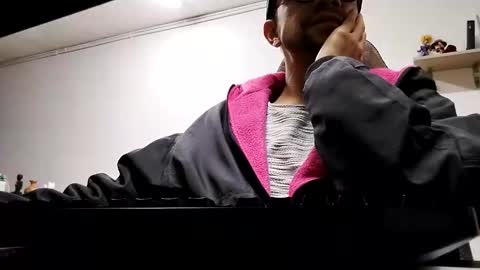 pato_lavida_ online show from April 21, 4:41 am