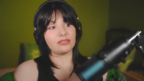 Snapshot of patricia_bennett chatting on January 1, 10:46 pm Patricia online show from January 1, 10:46 pm