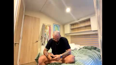 patrickmorris92 online show from April 12, 3:05 pm